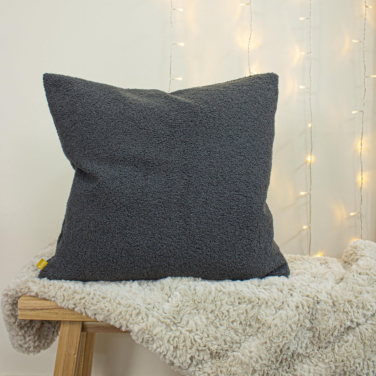 Omgoods - Fleece Sierkussen Schapenvacht Look Graniet 50x50cm
