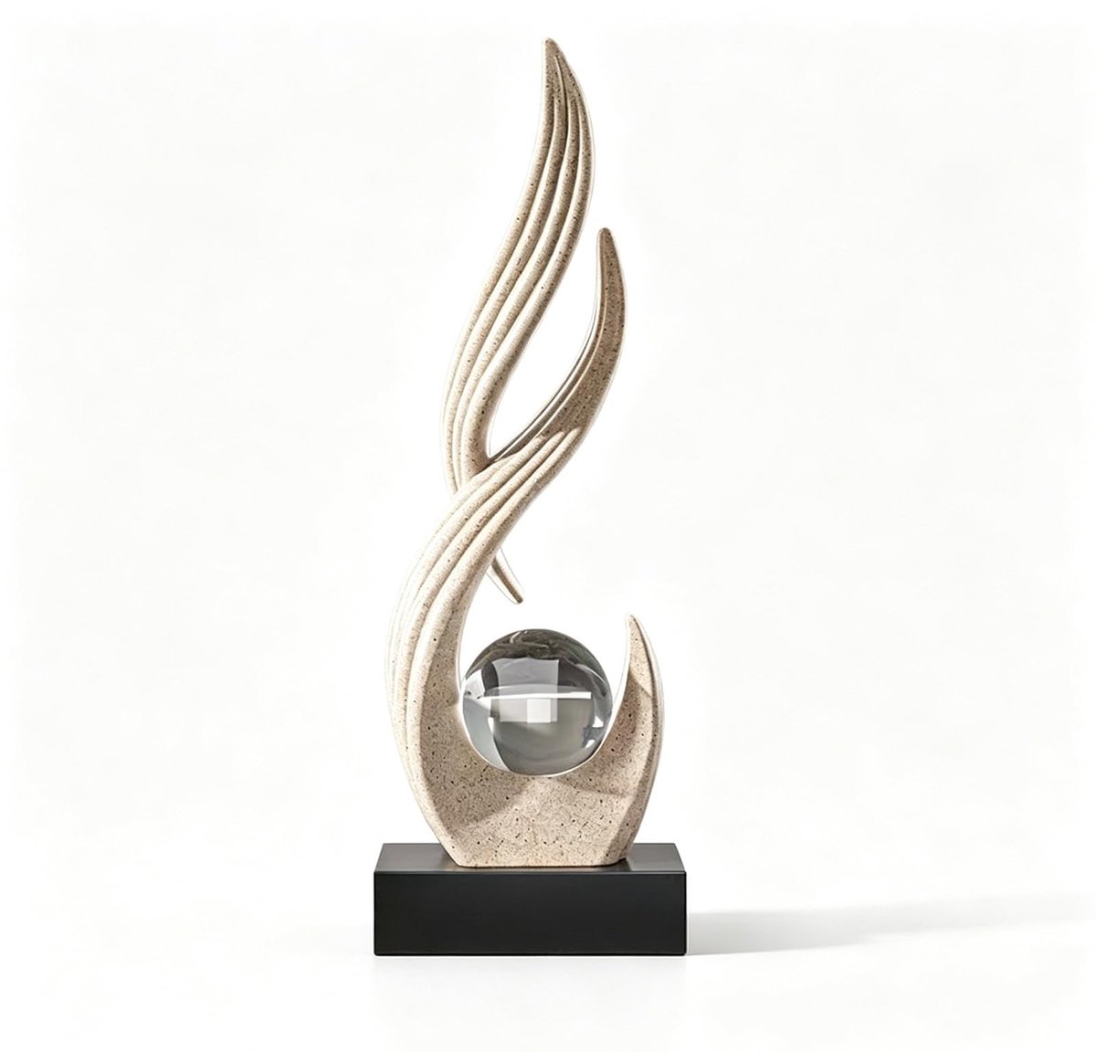 Omgoods - Moderne Zandkleurige Sculptuur met Glazen Bol voor Decoratie