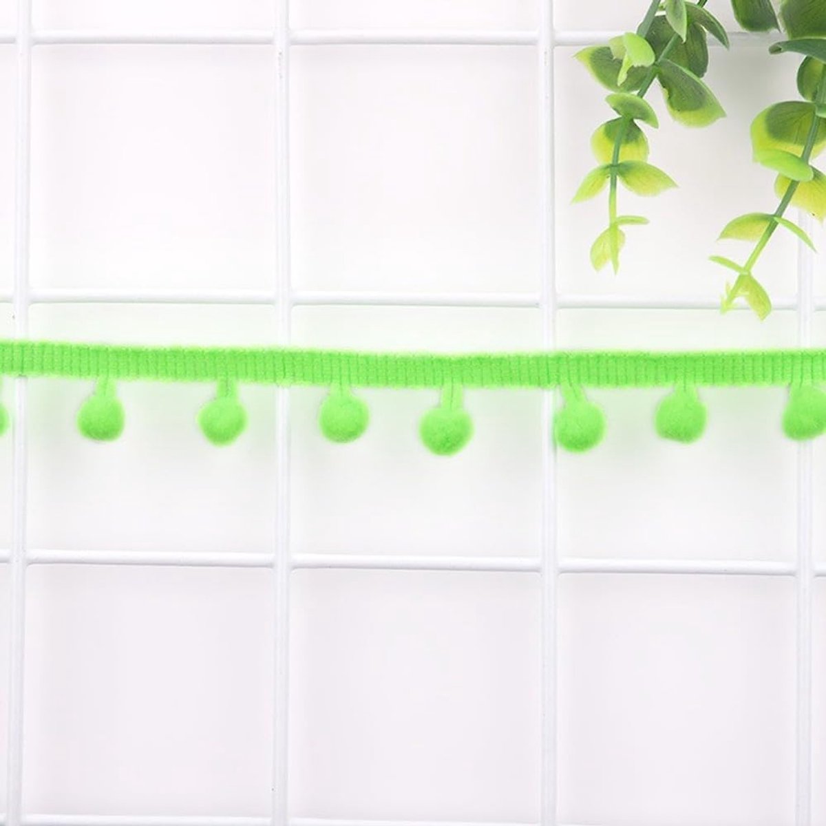 SnelShoppen - Pomponband om te knutselen 1,9 cm breed - Decoratieve franjeboord in kleurrijke nylon - Perfect voor DIY, kleding, gordijnen en naaideco