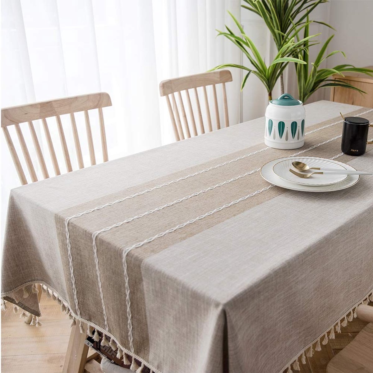 Omgoods - Beige Tafelkleed van Katoen en Linnen met Kwasten 140 x 200 cm