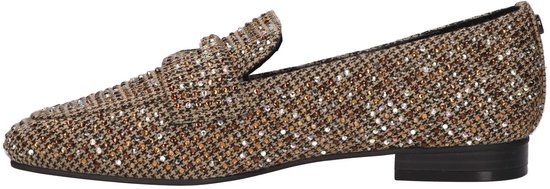 Taupe suède loafer met glinsterende pailletten en een strikdetail op de neus.