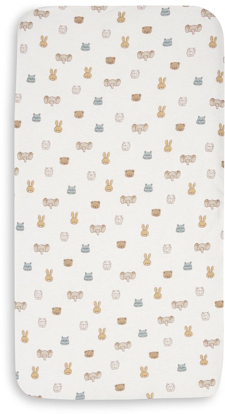 Wit hoeslaken met een all-over print van schattige dieren, zoals beren, konijnen en olifanten.
