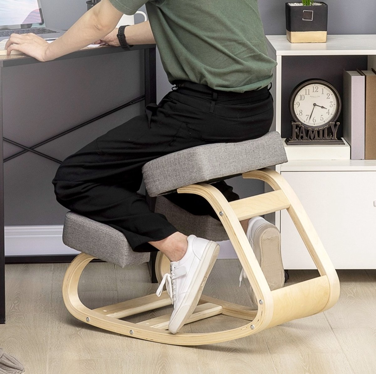 DESMIU Bureaukruk 51 x 69 x 58 cm - Ergonomische Kniestoel Met Verstelbare Zithoogte - Voor Kantoor En Meditatie - Hout Grijs