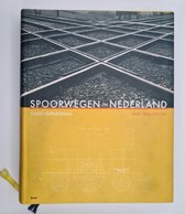 Boek Spoorwegen in Nederland, met een zwart-wit foto van treinrails en een gele tekening van een stoomlocomotief.
