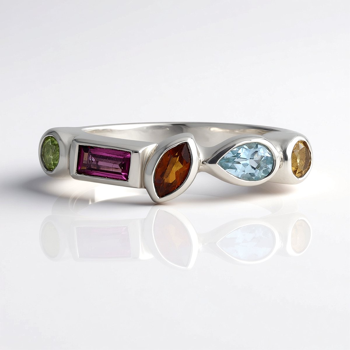 Cavill - Zilveren Ring met Hemelblauwe Topaas 0,24 ct - 925 Sterling Zilver met Rhodium - Rhodoliet & Citrien - Modern Minimalistisch Luxe Sieraad