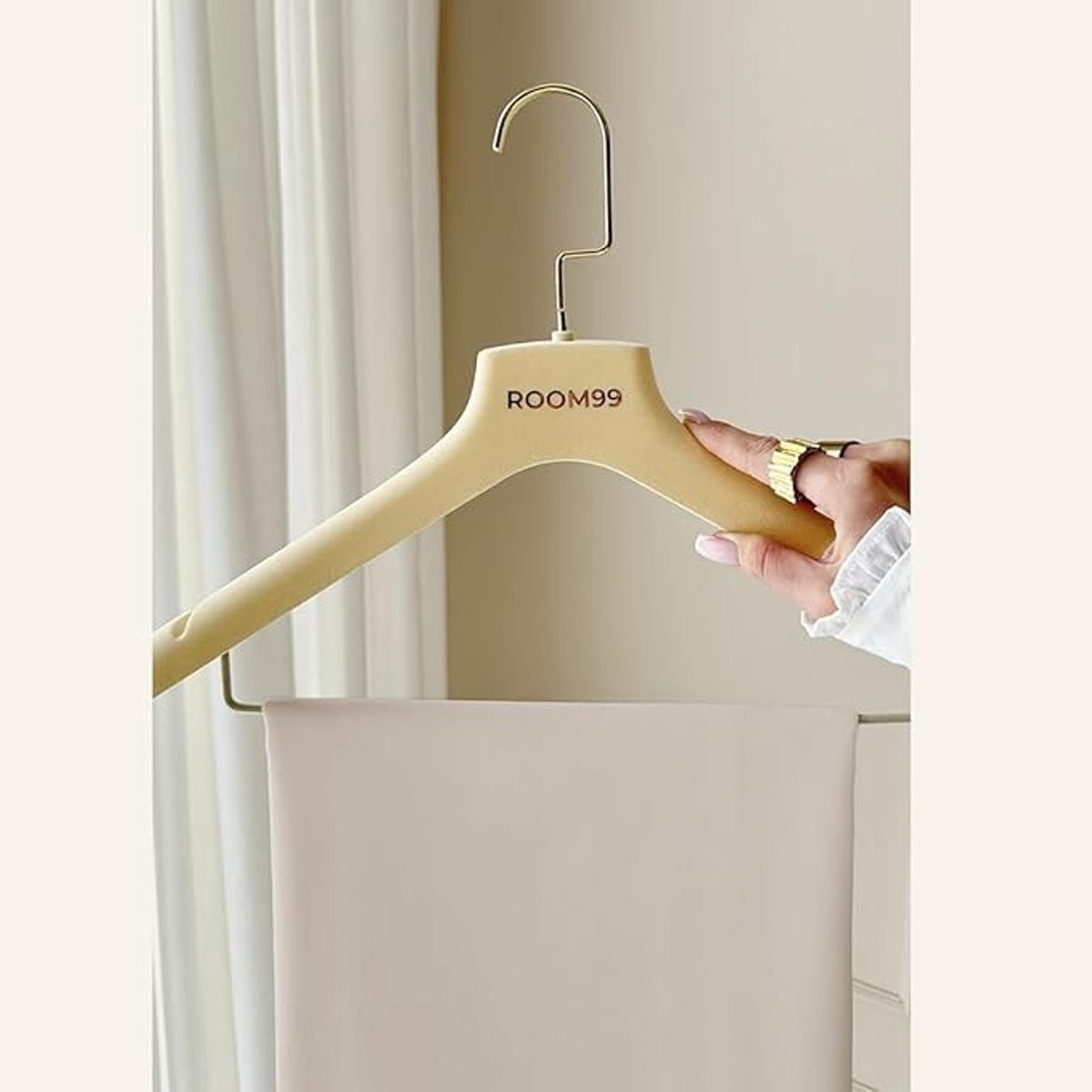 Lichtbeige tafelkleed van polyester, 140x220 cm, vuilafstotend en afwasbaar