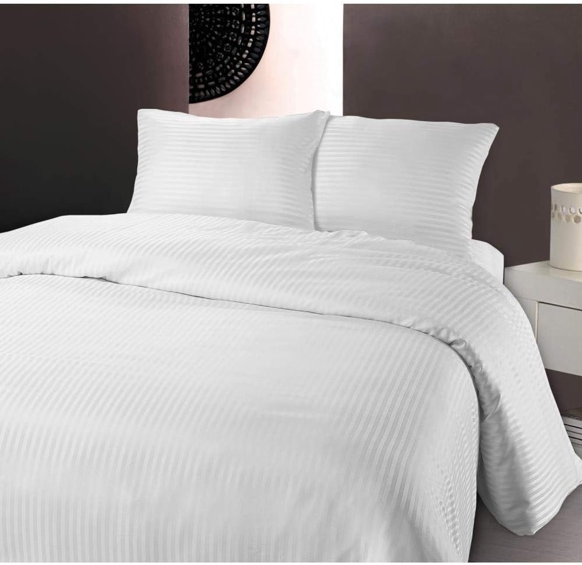 SnelShoppen - Duvet Cover Set 240x200/220 cm - Modern Beddegoed - Lichtgewicht Microfiber - Wit - Inclusief 2 Kussenslopen 60x70 cm - Anti-allergisch