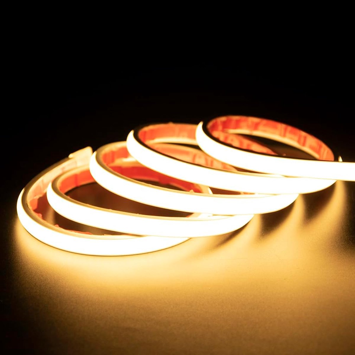 SnelShoppen - 5M IP67 Outdoor LED Strip Warm White 3000K - Waterproof 220V COB Verlichting voor Tuin, Terras, Feest en Camping