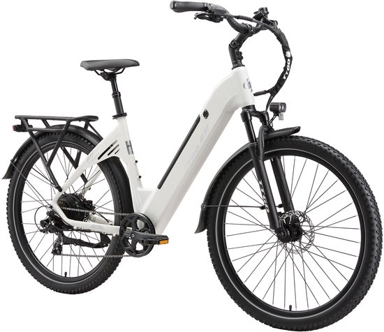 Witte TTGO C5 e-bike met zwarte dikke banden, bagagedrager en vering.