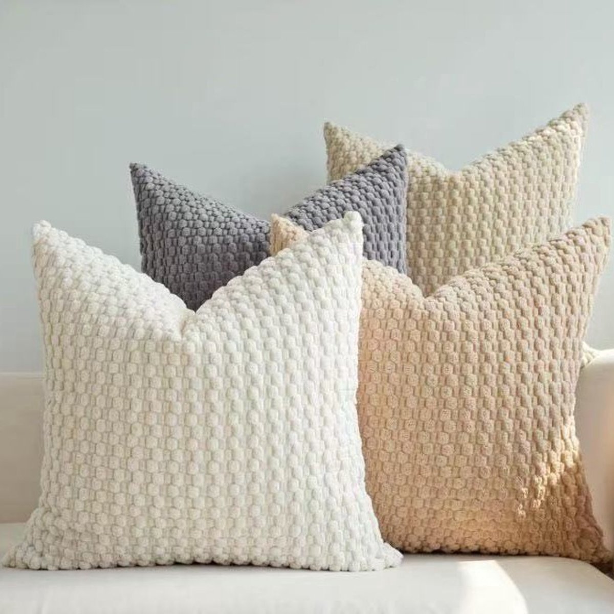 Casalora Kussenhoezen Set – 4 Stuks – 45x45 cm – Corduroy Kussenhoezen – Dubbelzijdig Gestreept – Boho Stijl – Wit, Grijs, Beige & Donkerkaki – Verborgen Rits – Neutraal voor Bank & Slaapkamer