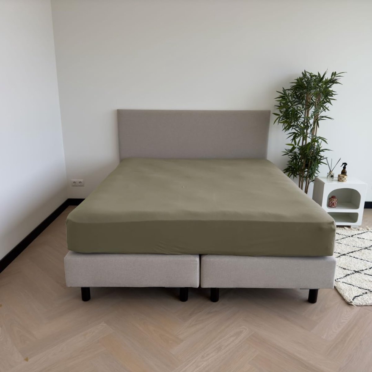 Tara Hoeslaken Jersey Stretch - 140-160x200-220cm - Matrasdikte 35cm - Rondom Elastiek - Biologisch Katoen - Strijkvrij - Olijfgroen