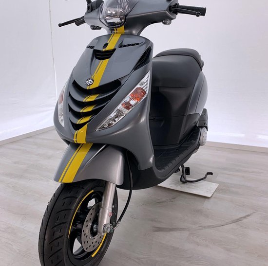 Stickerset CVS Mercedes AMG Geel | Piaggio Zip | bol.com