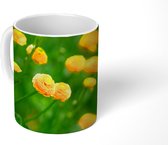 Mok - Een veld van gele boterbloemen - 350 ML - Beker