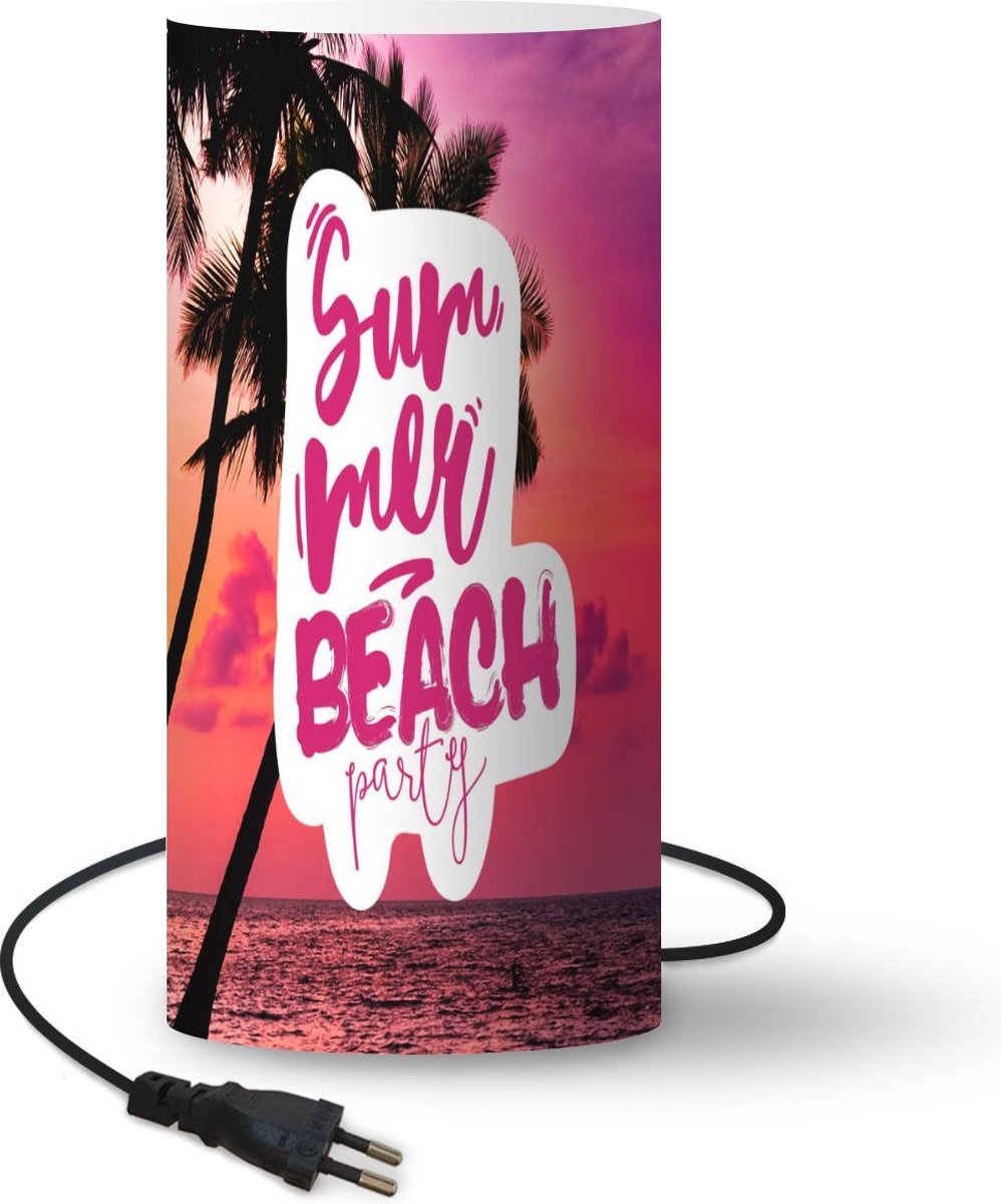 Lamp - Nachtlampje - Tafellamp slaapkamer - Zomer - Strand - Zonsondergang - Quote - 54 cm hoog - Ø24.8 cm - Inclusief LED lamp