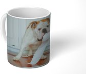 Mok - Hond spelend met wc-papier - 350 ML - Beker