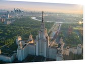Staatsuniversiteit en skyline van Moskou bij zonsopgang  - Foto op Dibond - 90 x 60 cm