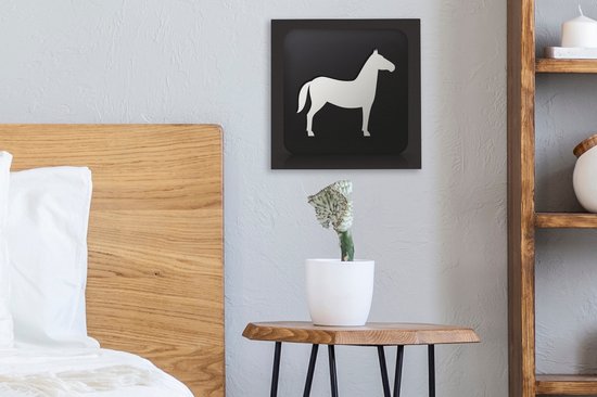 Une illustration d'un cheval sur une toile de fond noir 20x20 cm - petit - Tirage photo sur toile (Décoration murale salon / chambre) / Animaux sauvages Peintures sur toile