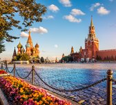 Moskou in bloei bij Sint-Basiliuskathedraal en Spassky Tower - Fotobehang (in banen) - 350 x 260 cm