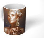 Mok - Vrouw met gouden lichaamsverf - 350 ML - Beker