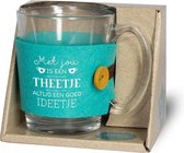 Theeglas - Met jou is een theetje altijd een goed ideetje -  Gevuld met verpakte toffees - Voorzien van een zijden lint met de tekst "Speciaal voor jou" - In cadeauverpakking met gekleurd lint