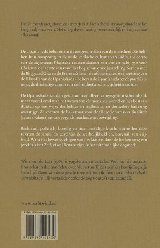 Achterkant van een boek met tekst over de Upanishads, vertaling door Wim van Laar. ISBN en barcode onderaan.