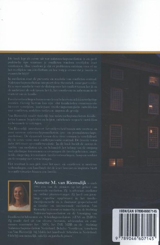 Annette M. van Riemsdijk, auteur, met een foto van een gebouw op de achtergrond. ISBN/EAN 9789046607145.