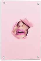 Tuinposter – Roze Lippen door Roze muur - 40x60cm Foto op Tuinposter  (wanddecoratie voor buiten en binnen)