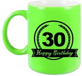 Happy Birthday 30 years cadeau mok / beker neon groen met wimpel 330 ml