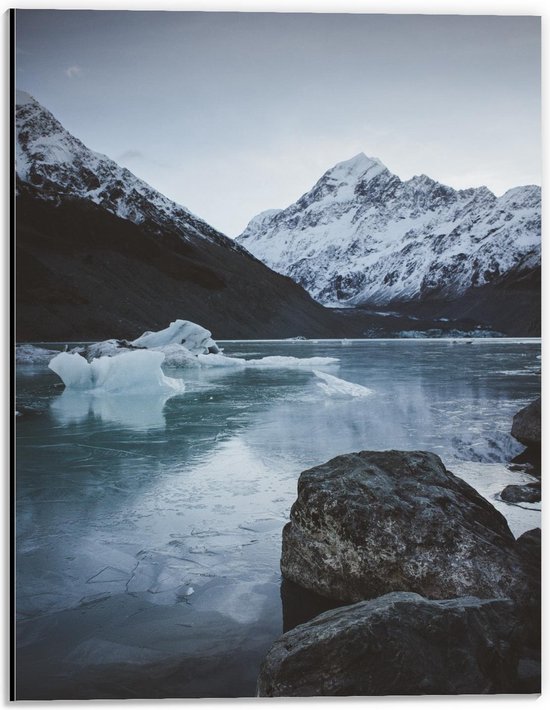 Dibond - Bergen met Ijs in Nationaal park Aoraki/Mount Cook - 30x40cm Foto op Aluminium (Wanddecoratie van metaal)