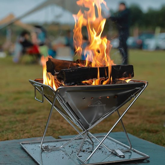 3-in-1 draagbare roestvrijstalen houtgrill en vuurplaats 14" x 15,5" met draagtas MT-035 van Biolite — afbeelding 3