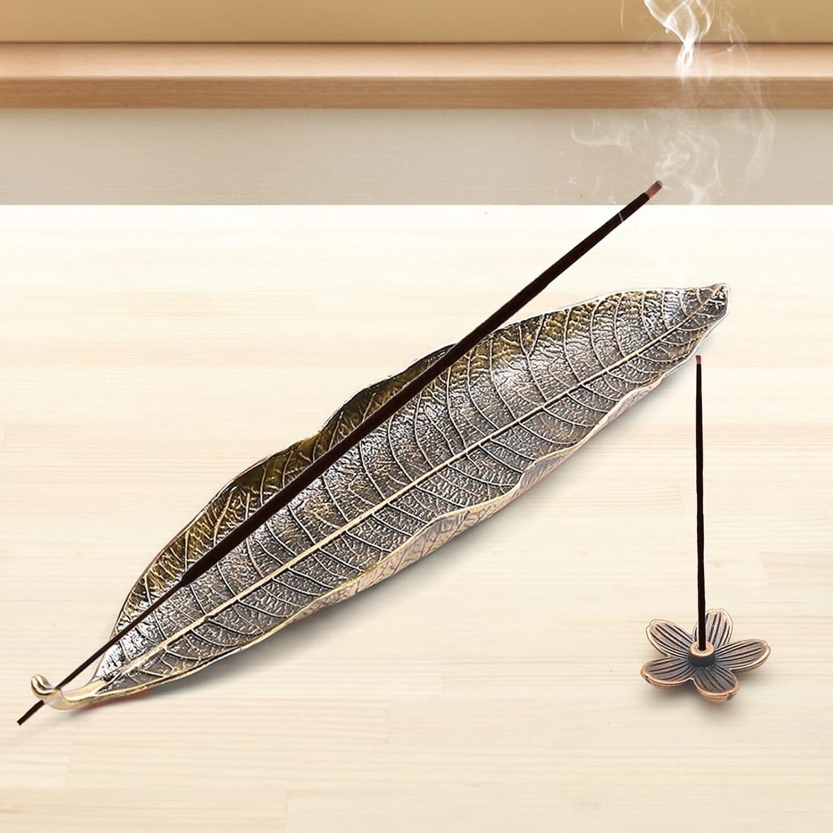 Kleine Bronzen Incense Burner Plate met Bladeren en Bloemen - Asopvang voor Wierookstokjes, Decoratief en Functioneel, 8.6" Grootte