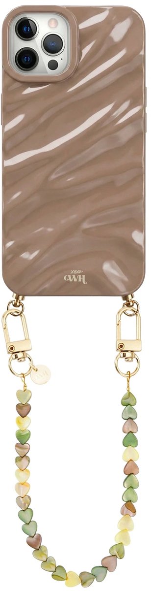 xoxo Wildhearts Taupe Glaze telefoonhoesje met koord - geschikt voor iPhone 12 Pro - Shell Hearts Olives (kort koord) - Dream hoesje met telefoonkoord - Glimmende silicone case met plooien - Hartjesketting - Groen - Beige