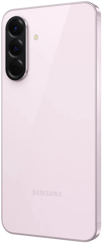Achterkant van een roze smartphone met drie verticale cameralenzen en Samsung-logo.