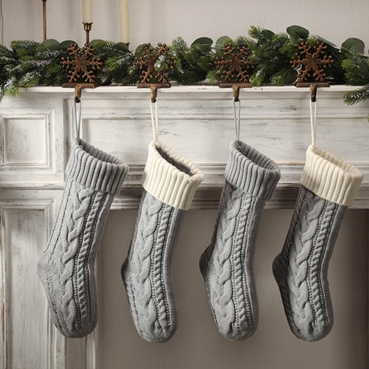Kousen, Gepersonaliseerde Kerstsokken voor Open Haard, Gebreide Kerstkous voor Familievakantie Xmas Party Decoraties (Zilvergrijs (Lichaam)+Wit (Mond), Lengte 46 cm, 1 Stuk)