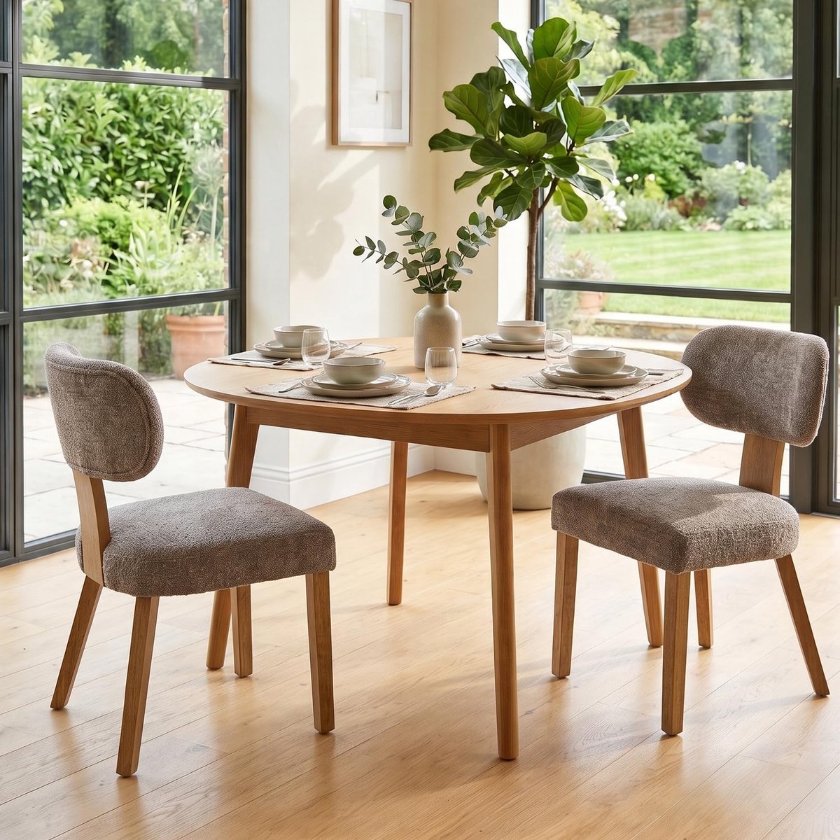 Set van 2 Scandinavische eetkamerstoelen, gestoffeerd, met houten poten en zachte stoffen bekleding, moderne keukenstoelen voor eetkamer, woonkamer (bruin, 2 stuks)