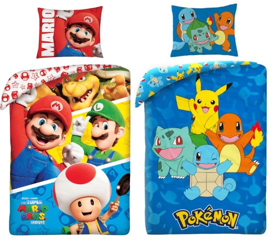 Dekbedovertrekken met Super Mario en Pokemon. De ene set toont Mario, Luigi, Toad en Bowser. De andere set toont Pikachu, Bulbasaur, Squirtle en Charmander.