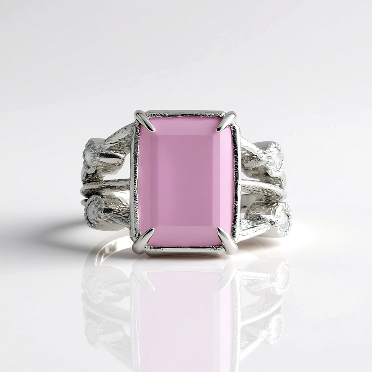 Cavill - 925 Sterling Zilveren Ring - Rhodium Geplateerd - Lavendel Chalcedoon 4,212 ct & Witte Topaas 4,5 ct - Elegante Damesring