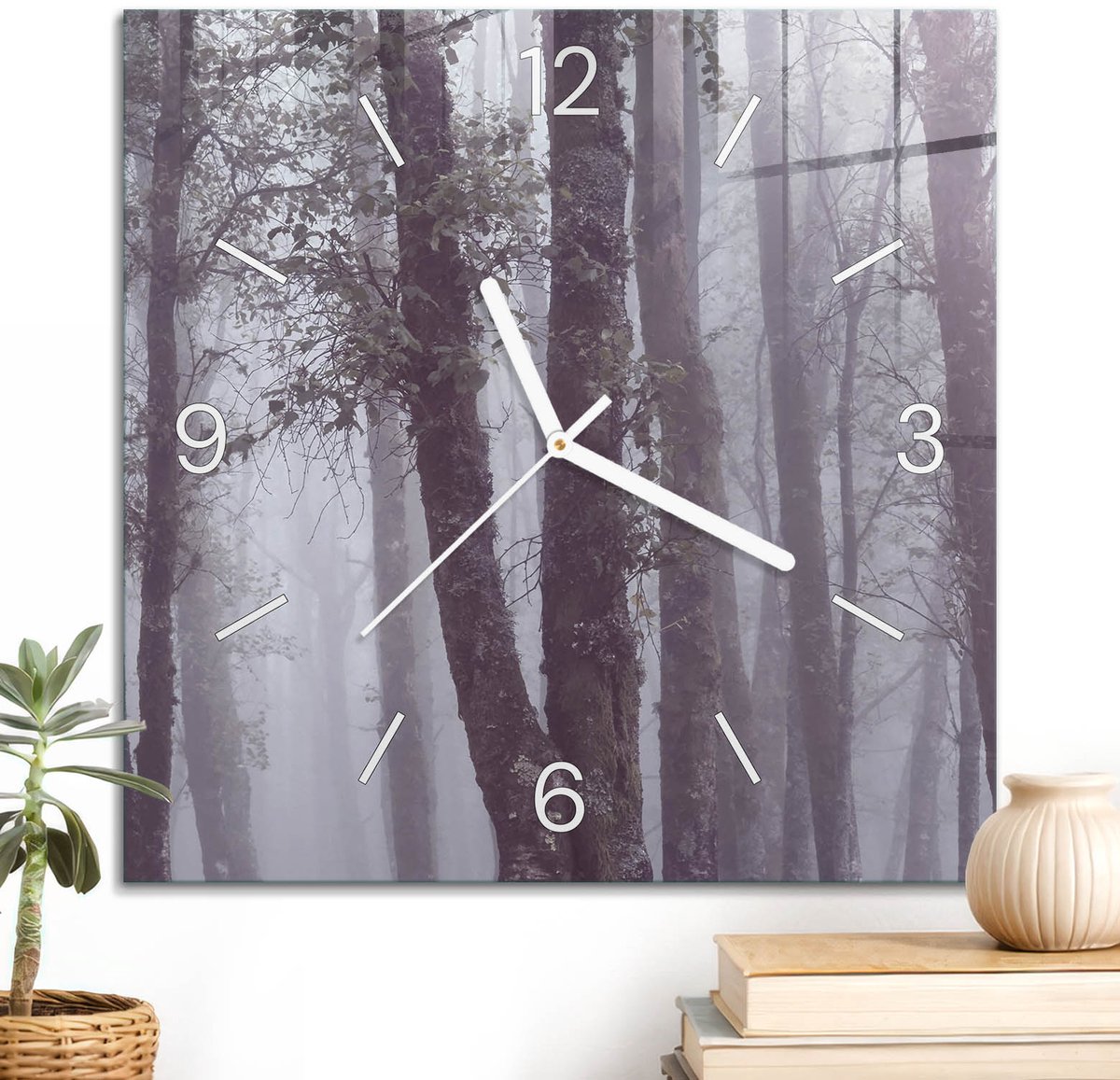 ArtPrintCave Grijs Glazen Klok - 30x30 cm - Wandklok Vierkant - Mysterieus Bos Stille Wandklok - Landschappen Wandklok Keuken - Witte Klokwijzers