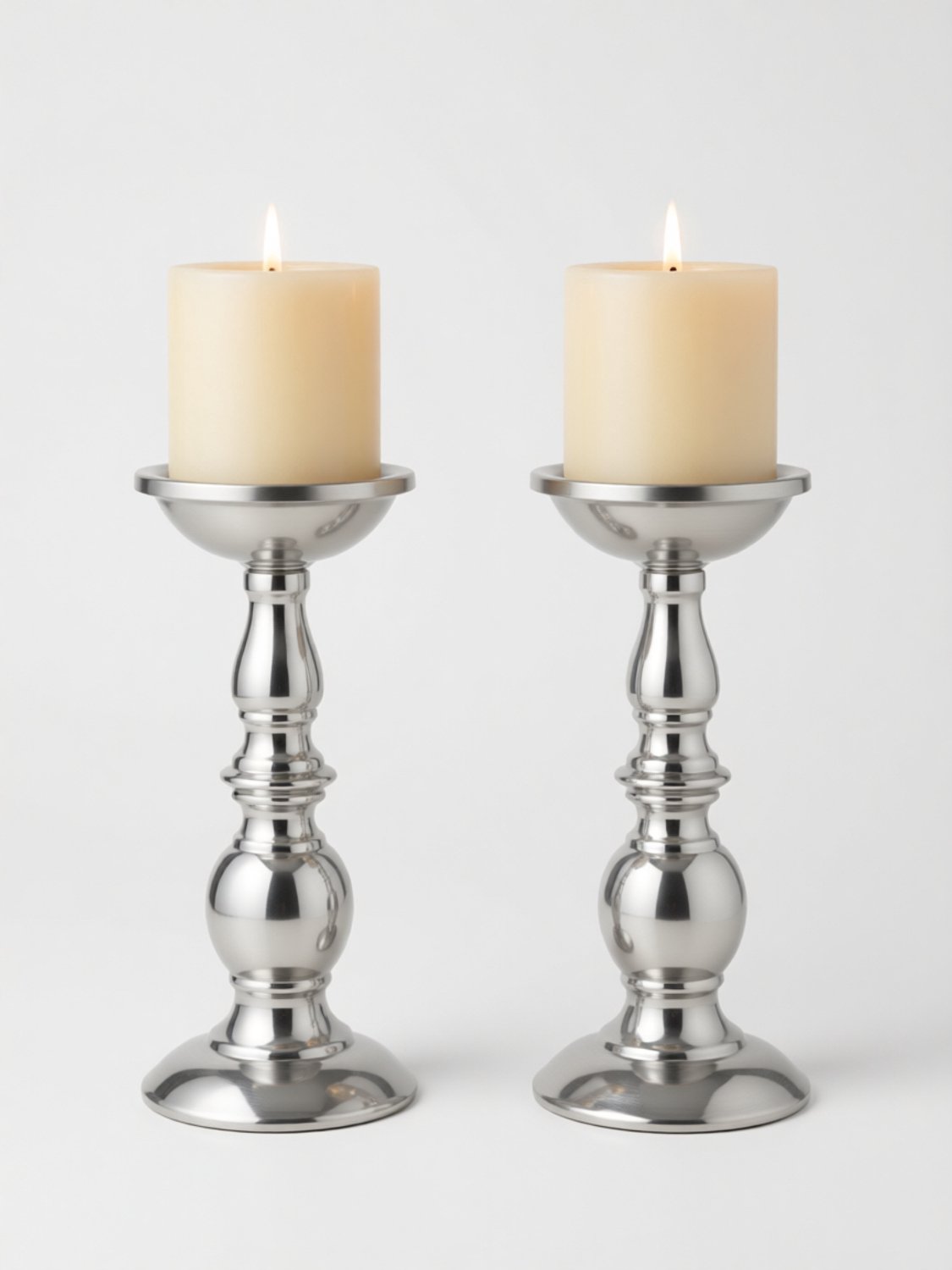 RALA Nuptio Zilveren Pijler Kandelaars - Set van 2 Metalen Kandelaars voor 8 cm Kaarsen - 22,5 cm Hoog - Bruiloft Centerpieces en Woondecoratie