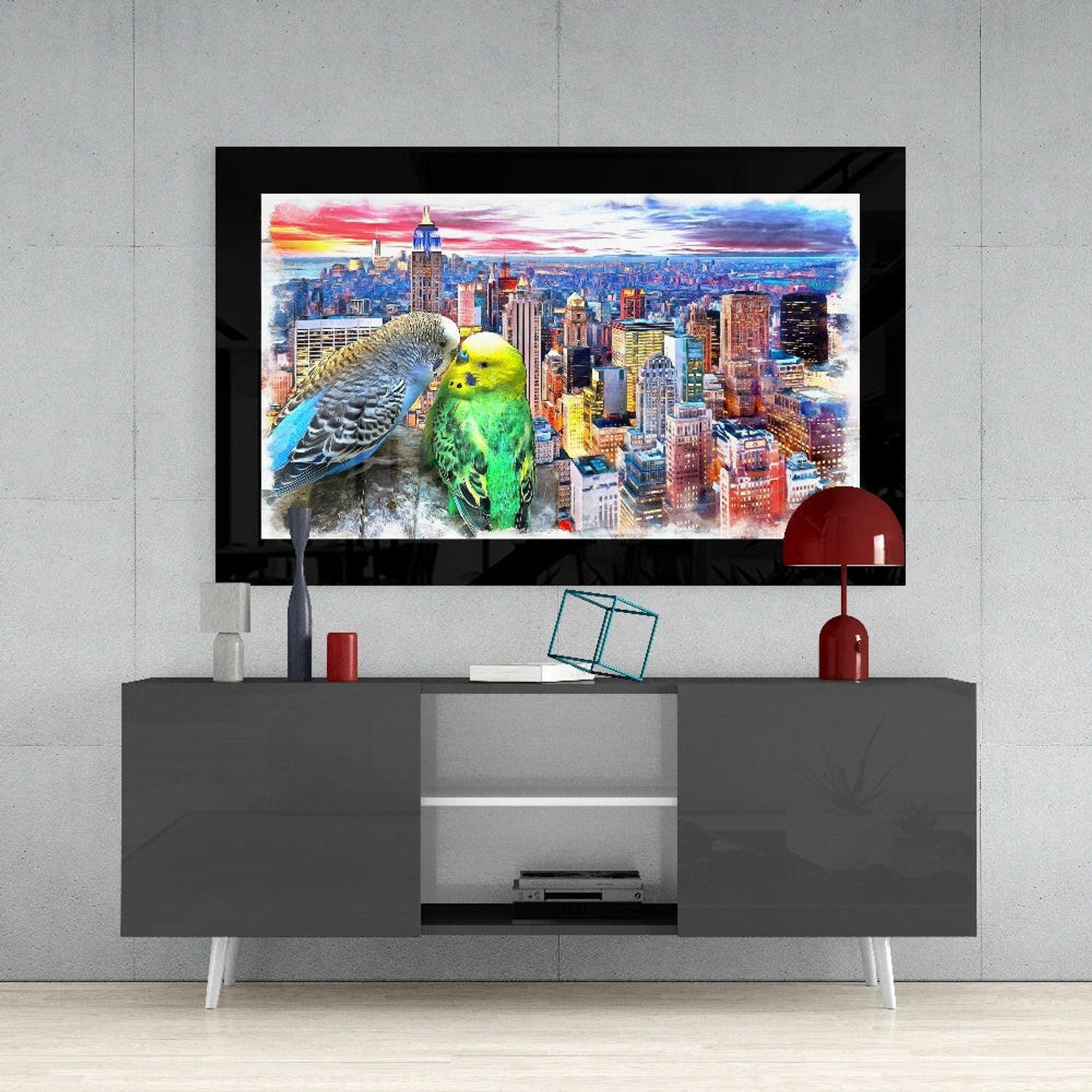 Glasschilderij – Parkietenduo boven een Skyline – Artistieke Wanddecoratie