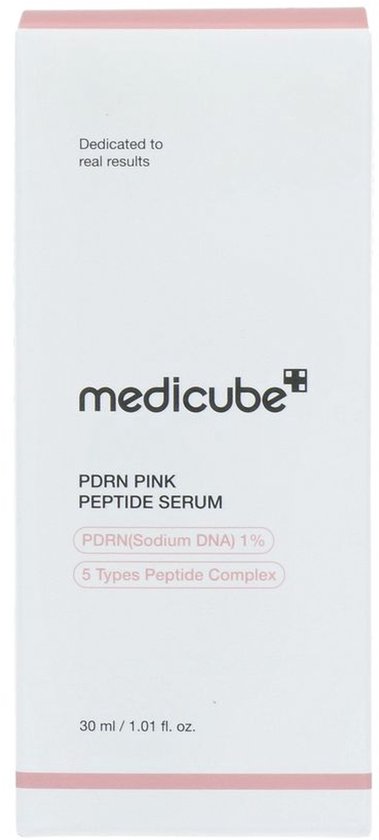 Witte doos van Medicube PDRN Pink Peptide Serum met roze accenten, 30 ml, met vermelding van 1% PDRN en peptidecomplex.