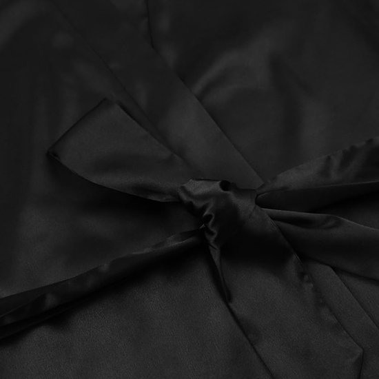 Ochtendjas Set Dunne Loszittende Vederlichte Satijnen Nachtjapon Met Lange Mouwen Gemaakt Van Doorschijnend Satijn Met Een Mesh-Structuur Die Aan Een Veertje Doet Denken. — afbeelding 5