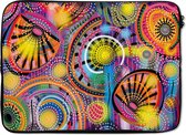 Laptophoes 13 inch 34x24 cm - Psychedelic art - Macbook & Laptop sleeve Kleurrijk psychedelische kunst met een uniek patroon - Laptop hoes met foto