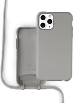 Coverzs Silicone case met koord - Telefoonhoesje met koord - Backcover hoesje met koord - touwtje - geschikt voor Apple iPhone 12 Pro Max - grijs + glazen Screen Protector