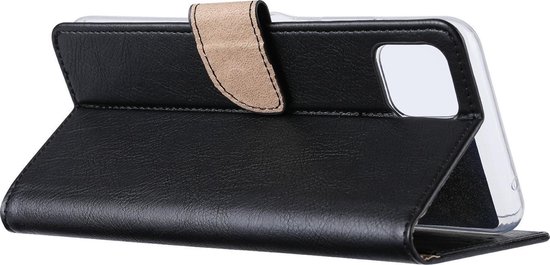 Zwarte boekhoes voor Samsung Galaxy A22, met beige sluitbandje. De telefoon is zichtbaar in een transparante houder.