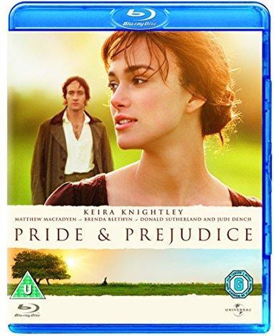 Keira Knightley en Matthew Macfadyen in Pride & Prejudice. Zonsondergang op een groen veld.