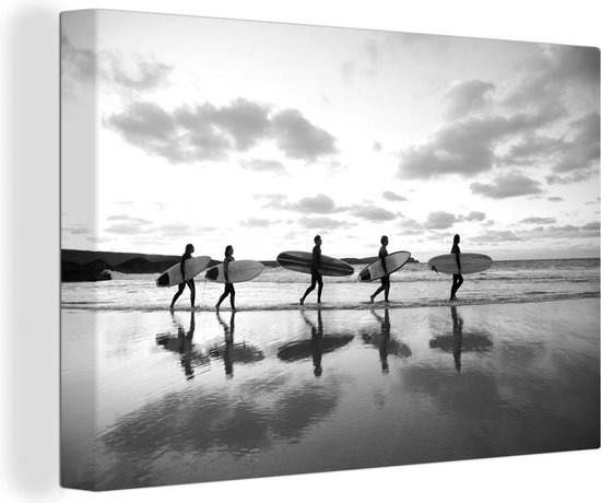 Canvas schilderij 180x120 cm - Wanddecoratie Surfers langs het strand - zwart wit - Muurdecoratie woonkamer - Slaapkamer decoratie - Kamer accessoires - Schilderijen
