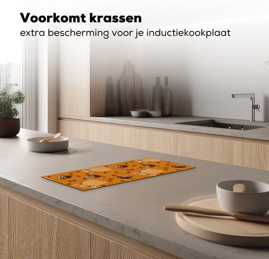 Oranje mat met bruine koffie-illustraties, ter bescherming van je kookplaat.