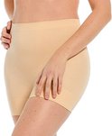 Midi-short in huidskleur met diagonale naad op de voorkant en brede elastische band.