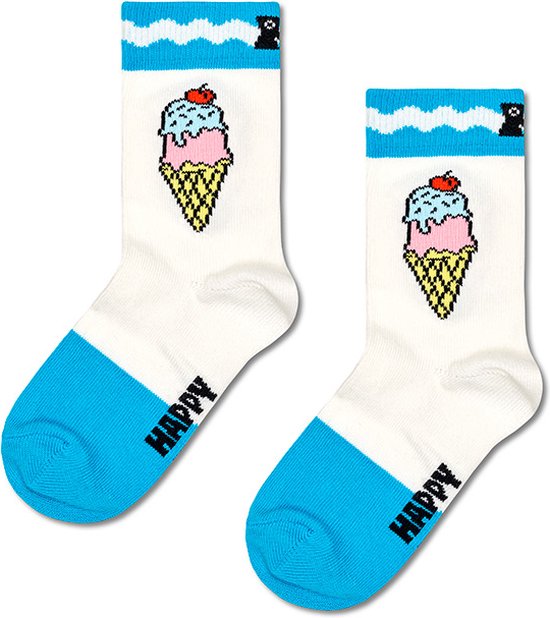 Witte kindersokken met blauwe boord, ijshoorntje met ijs en het woord 'HAPPY'.